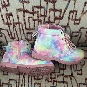 FabKids Tie-Dye Boots